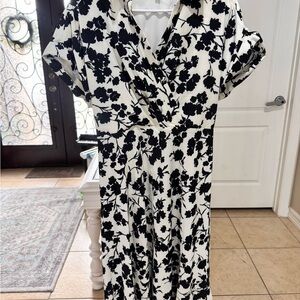 Robbie Bee Black and White Floral Midi Dress